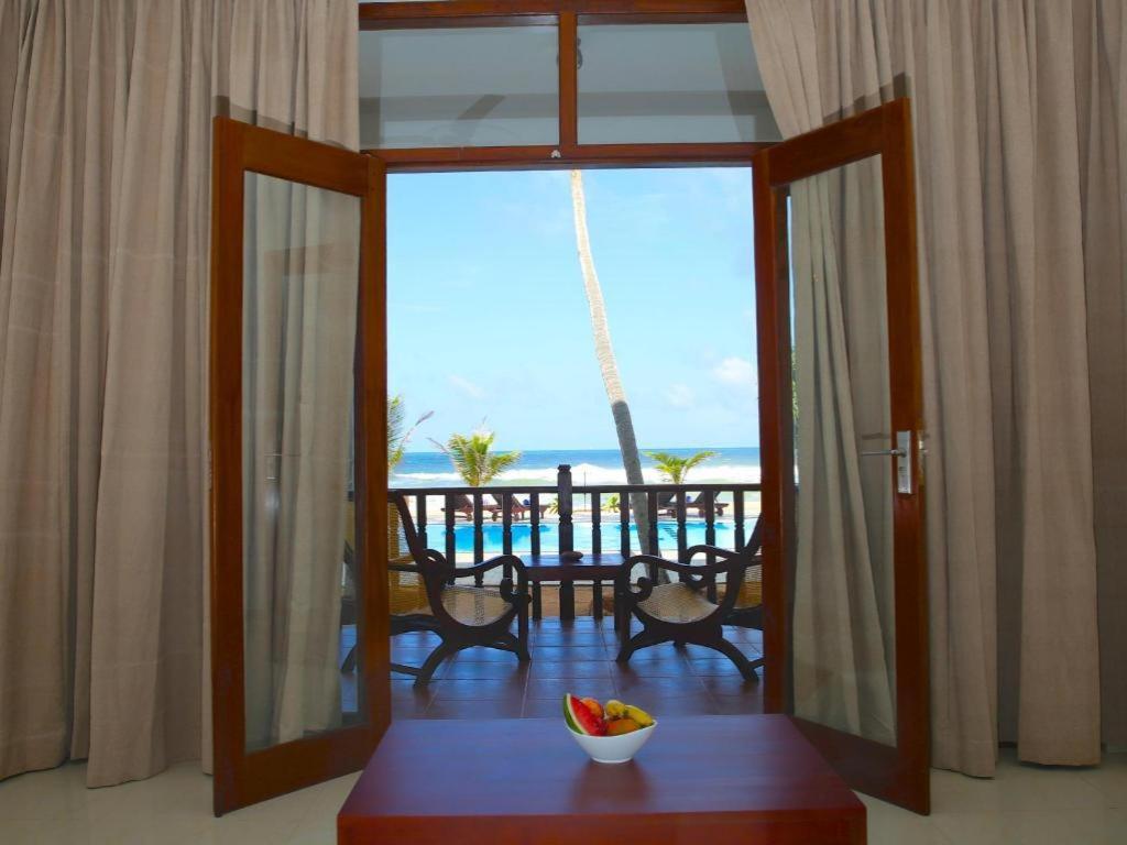 Whispering Palms Hotel Bentota Eksteriør bilde