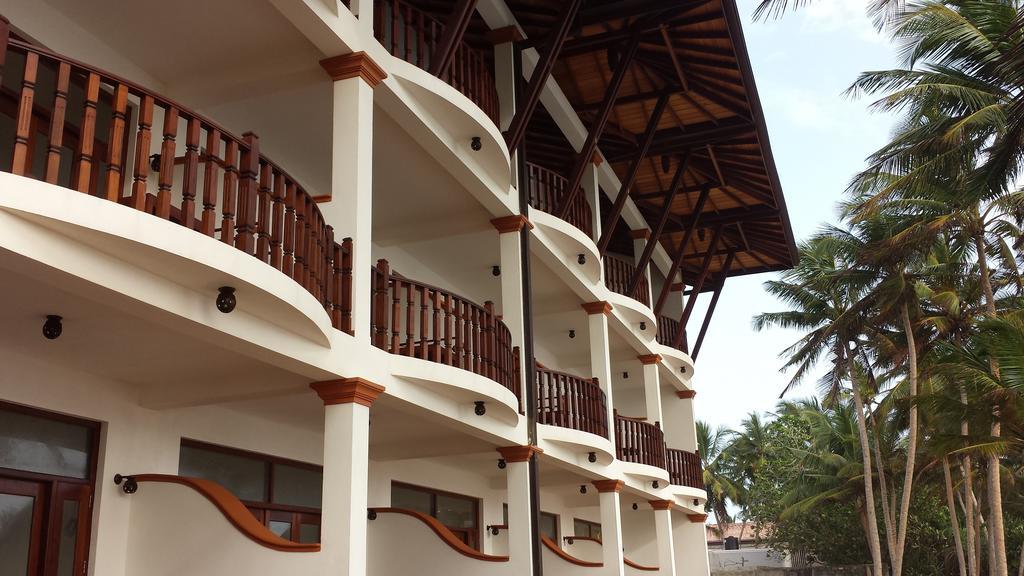 Whispering Palms Hotel Bentota Eksteriør bilde